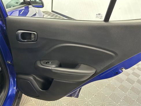 Used 2025 Hyundai Venue Limited image 16