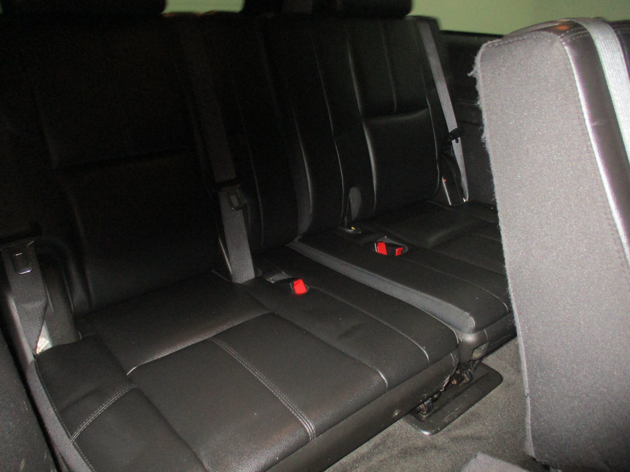 Used 2007 Chevrolet Suburban 2500 LT w/ LT Preferred Equipment Group AWD/4WD image 14