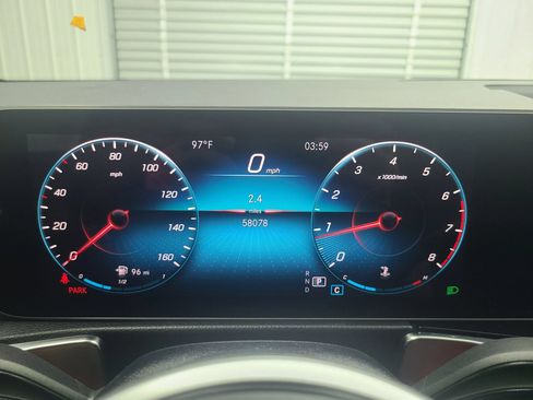 Used 2021 Mercedes-Benz GLB 250 4MATIC image 28