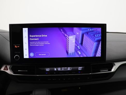 Used 2025 Toyota Sienna XLE FWD image 21
