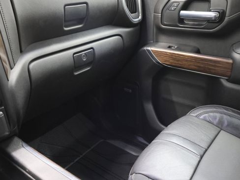 Used 2021 Chevrolet Silverado 2500 High Country w/ Z71 Off-Road Package image 13