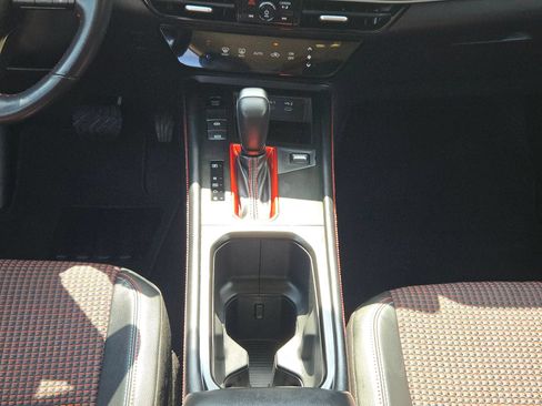 Certified 2025 Nissan Kicks SR FWD image 18
