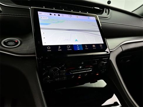 Used 2024 Jeep Grand Cherokee Limited w/ Trailer Tow Package image 10