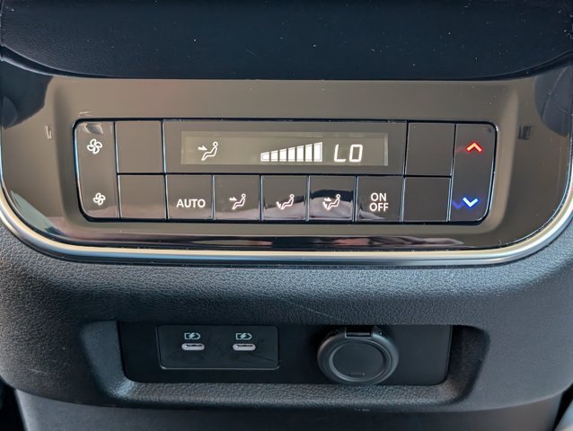 Used 2025 Nissan Armada SV RWD image 26