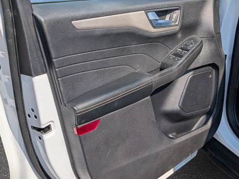 Used 2021 Ford Escape SE w/ SE Sport Appearance Package FWD image 15