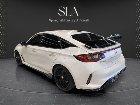 Used 2024 Honda Civic Type R image 5