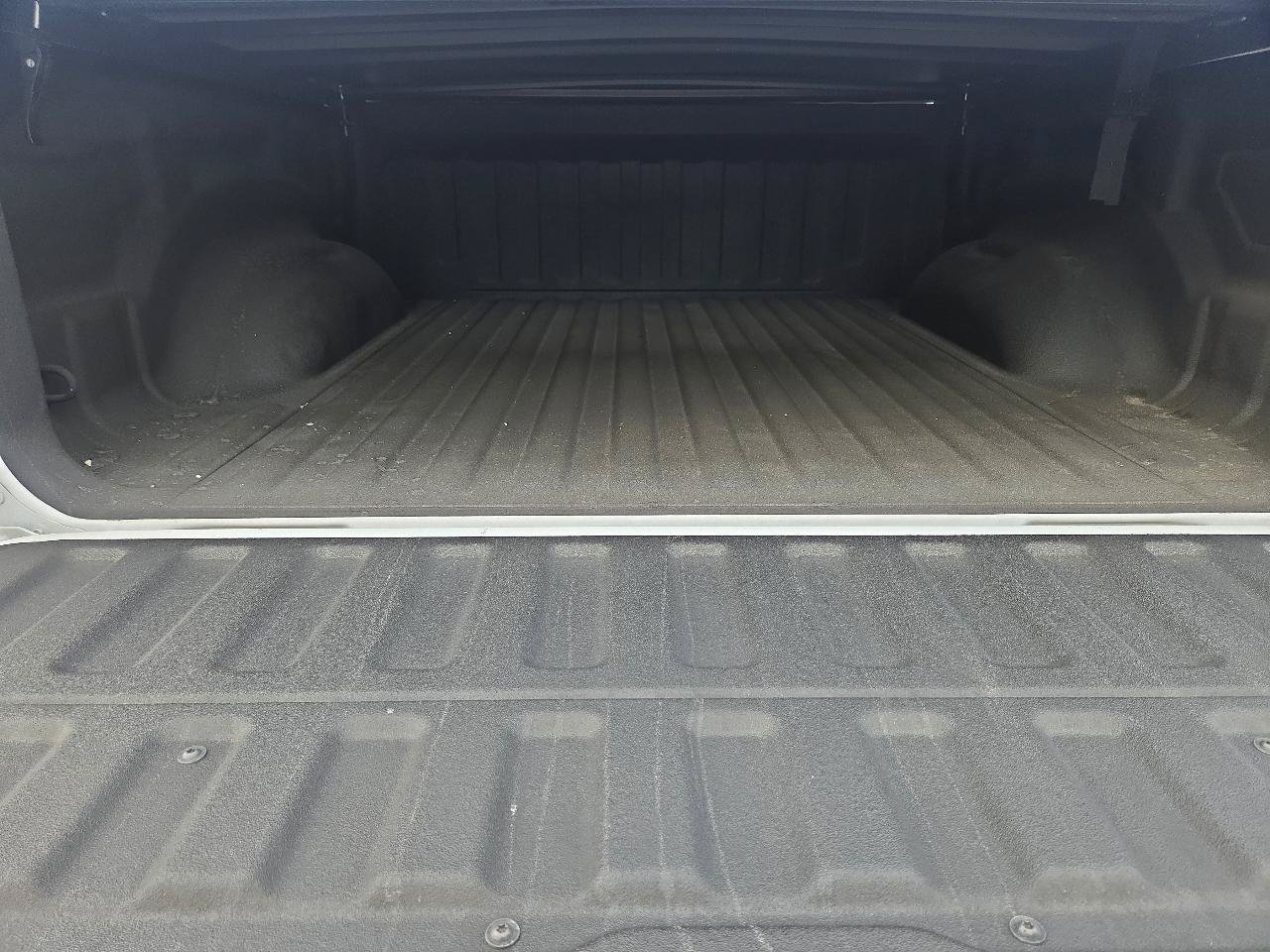 Used 2023 RAM 1500 Laramie AWD/4WD image 7