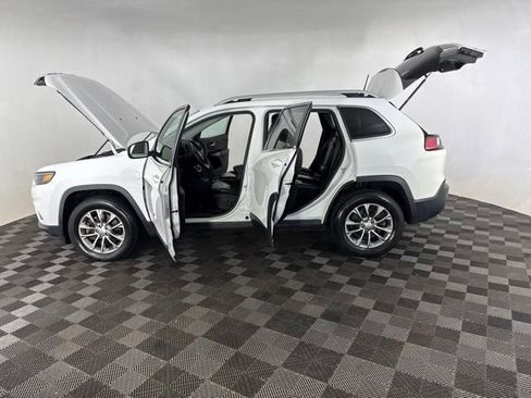 Used 2019 Jeep Cherokee Latitude Plus AWD/4WD image 12