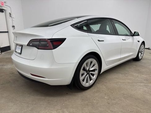 Used 2021 Tesla Model 3 Standard Range Plus image 5