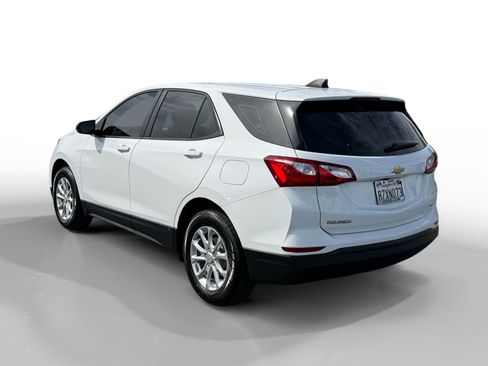 Used 2021 Chevrolet Equinox LS image 3