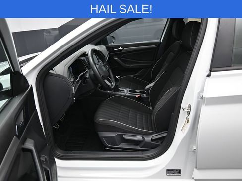 Used 2024 Volkswagen Jetta Sport image 9