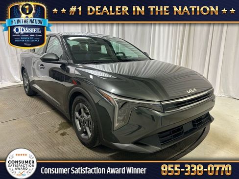 Used 2025 Kia K4 LXS image 1