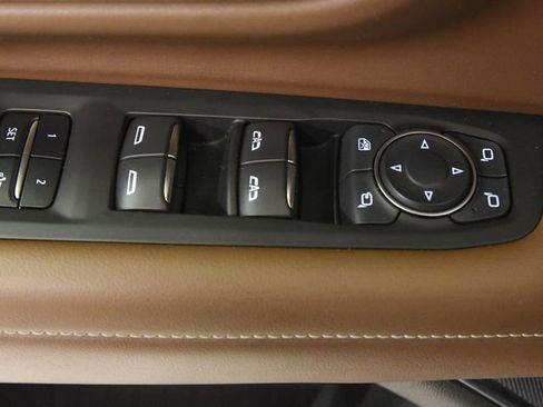 Used 2021 Chevrolet Tahoe High Country AWD/4WD image 32