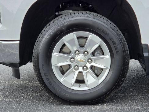 Used 2023 Chevrolet Silverado 1500 LT w/ Protection Package AWD/4WD image 9