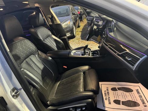 Used 2017 BMW 750i xDrive image 27