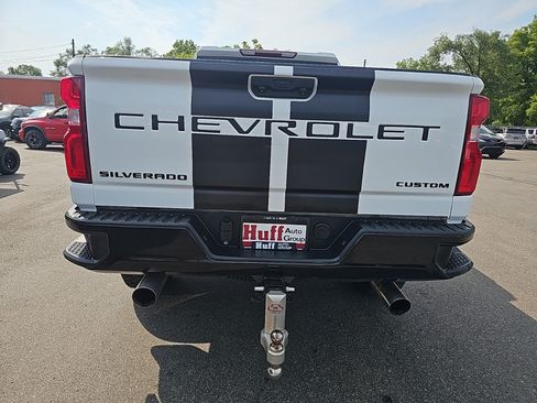 Used 2020 Chevrolet Silverado 2500 Custom w/ Custom Value Package AWD/4WD image 4