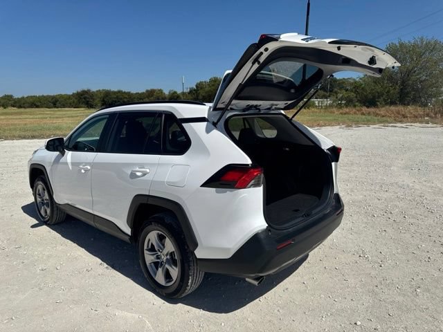 Used 2025 Toyota RAV4 XLE AWD/4WD image 4