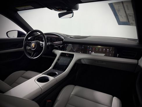 New 2024 Porsche Taycan image 22