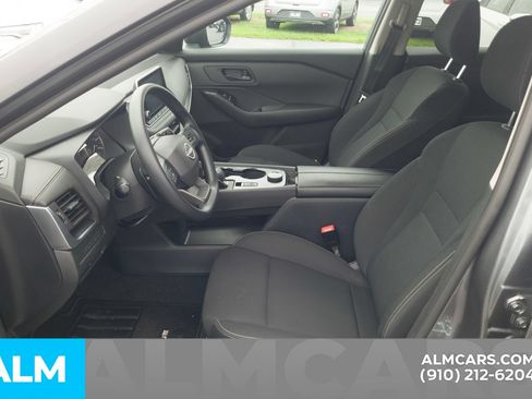Used 2025 Nissan Rogue S AWD/4WD image 15