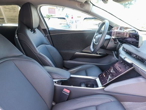 Used 2025 Lucid Air Touring AWD/4WD image 17