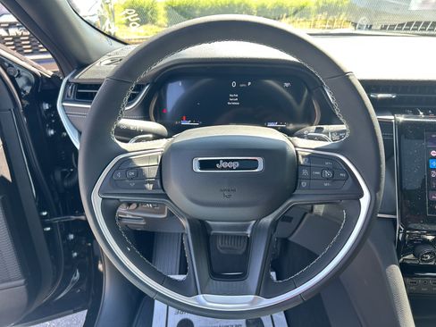 New 2026 Jeep Grand Cherokee Laredo X RWD image 18