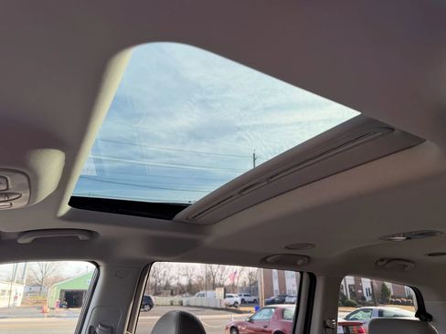 Used 2009 Kia Sedona EX w/ Luxury Pkg image 30