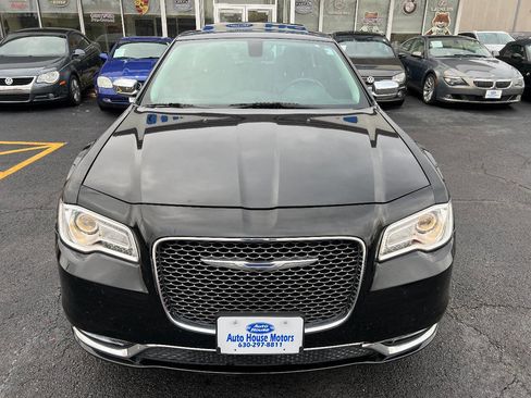 Used 2015 Chrysler 300 C image 5