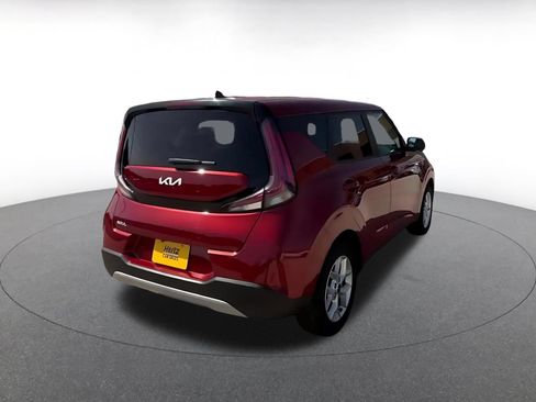Used 2025 Kia Soul LX w/ LX Technology Package FWD image 14