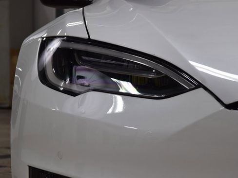 Used 2021 Tesla Model S Plaid image 12