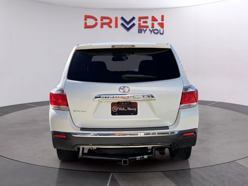Used 2013 Toyota Highlander Base image 4
