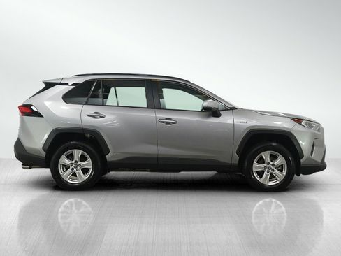Used 2021 Toyota RAV4 XLE image 6