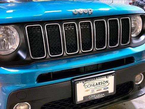 Used 2020 Jeep Renegade Latitude AWD/4WD image 12