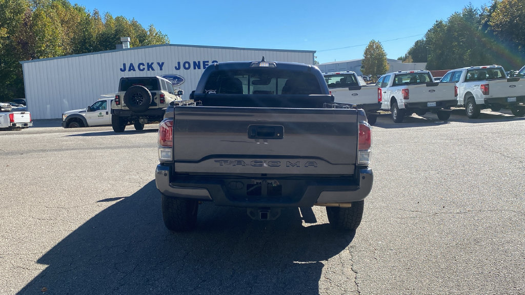 Used 2020 Toyota Tacoma TRD Off-Road w/ TRD Premium Off Road Package AWD/4WD image 6