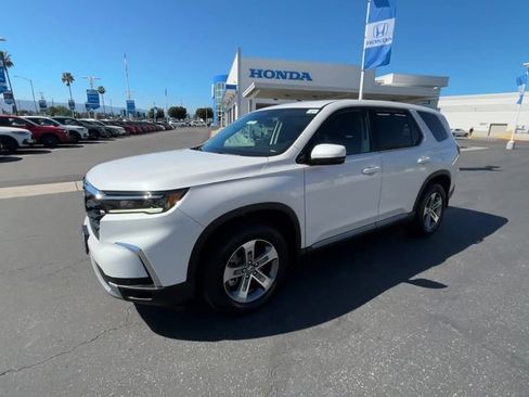 Certified 2023 Honda Pilot EX-L image 4