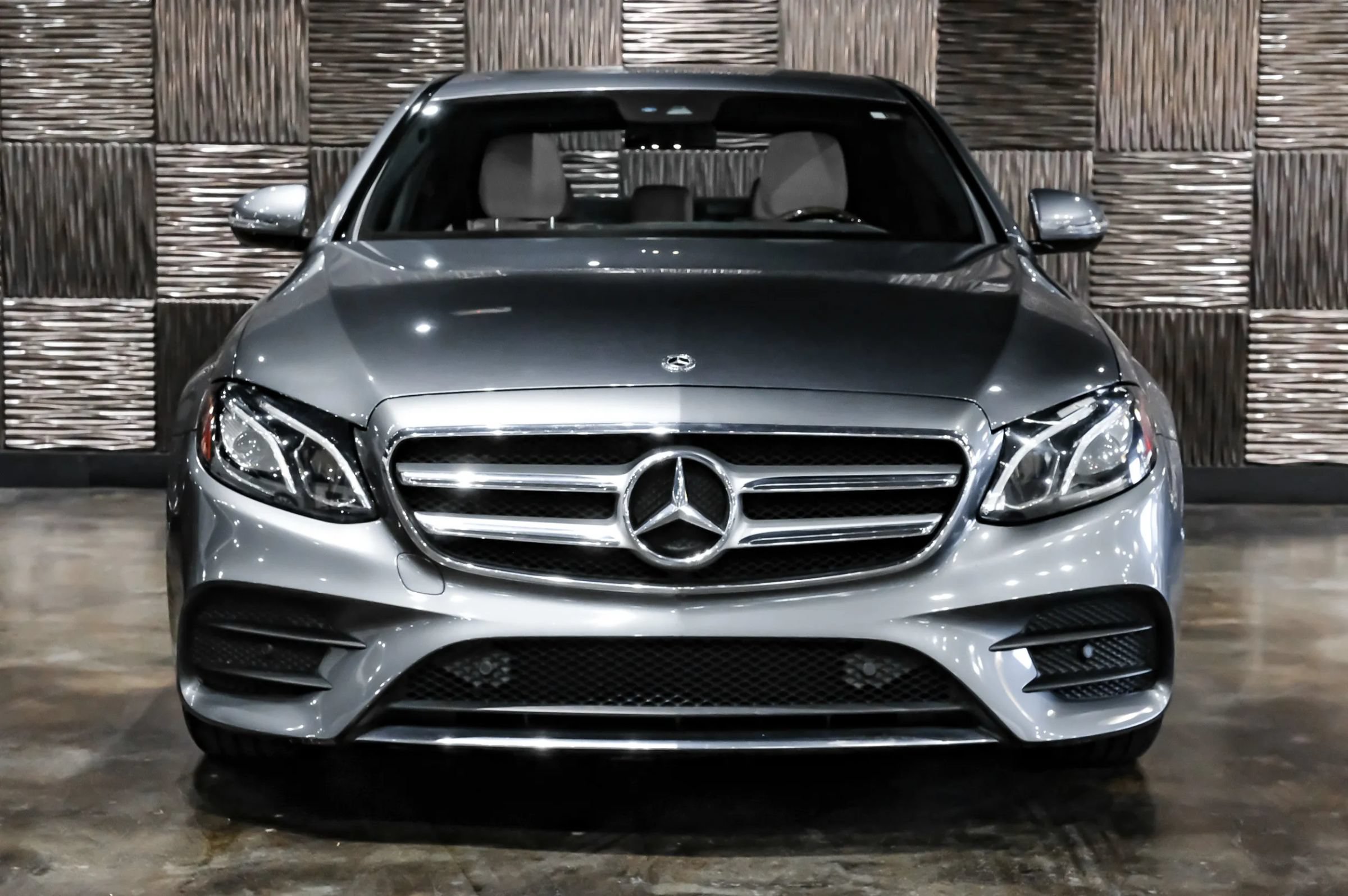 Used 2018 Mercedes-Benz E 300 image 8