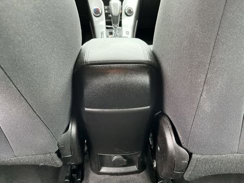 Used 2016 Chevrolet Cruze LT image 23