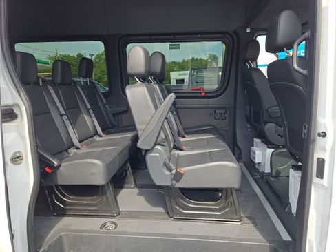 Used 2022 Mercedes-Benz Sprinter 2500 image 9