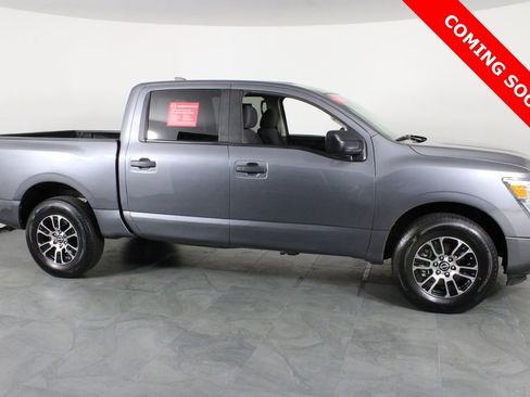 Certified 2023 Nissan Titan SV image 13