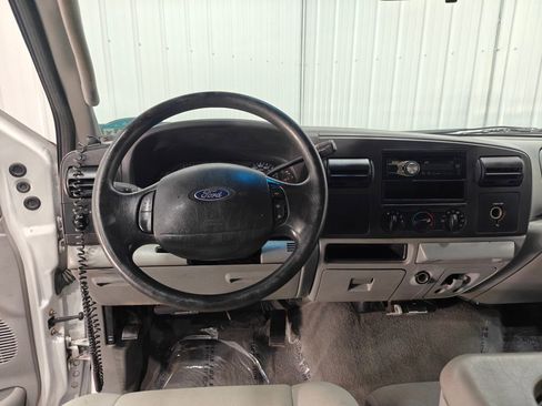 Used 2005 Ford F350 XLT RWD image 27