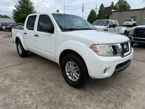Used 2016 Nissan Frontier SV w/ SV Value Truck Package RWD image 8