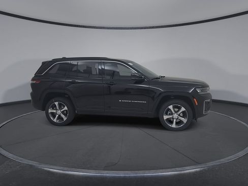 New 2026 Jeep Grand Cherokee Limited AWD/4WD image 17