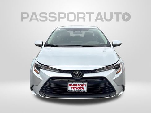 Used 2025 Toyota Corolla LE FWD image 12