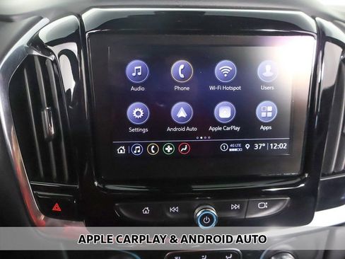 Used 2023 Chevrolet Traverse LT w/ Rear Camera Mirror Package image 8