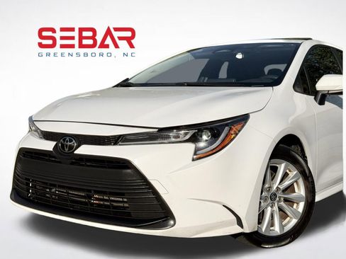 Used 2023 Toyota Corolla LE w/ LE Premium Package FWD image 3