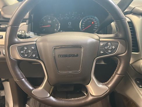 Used 2020 GMC Yukon Denali w/ Denali Ultimate Package AWD/4WD image 17