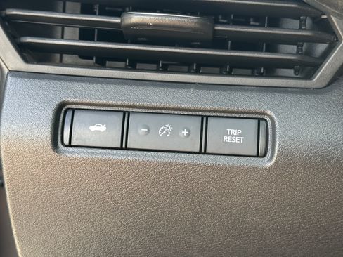 Used 2020 Nissan Altima 2.5 S FWD image 25
