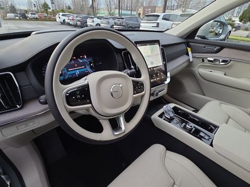 New 2026 Volvo XC90 T8 Ultra w/ Protection Package Premier AWD/4WD image 7