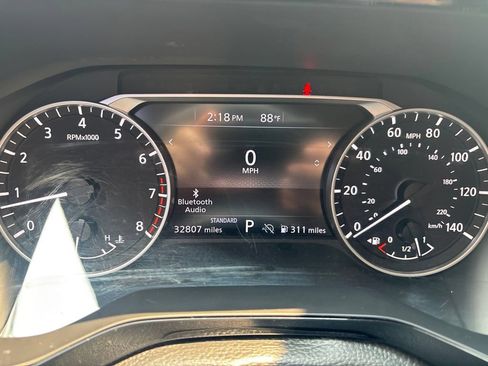 Used 2025 Nissan Pathfinder SV FWD image 15