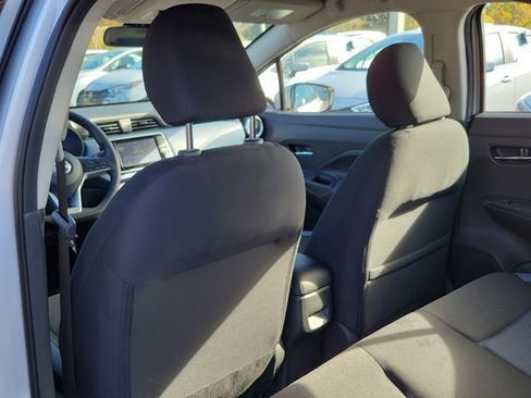 Used 2025 Nissan Versa SV w/ Trunk Package FWD image 9
