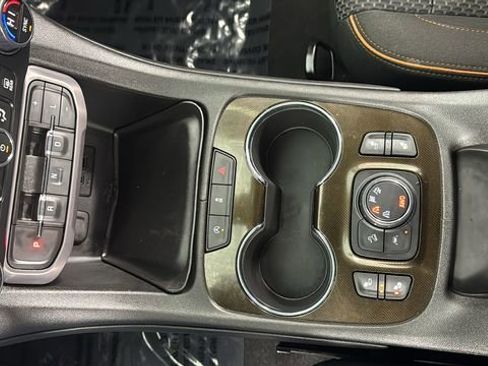 Used 2023 GMC Acadia AT4 image 32